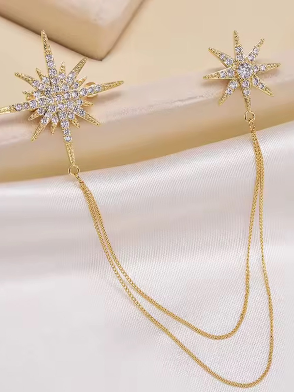 Gold Starburst Double-Chain Brooch